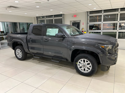 New 2025 Toyota Tacoma SR5