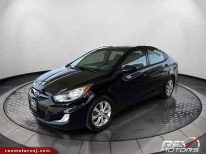 Used 2012 Hyundai Accent GLS w/ Premium Pkg 3