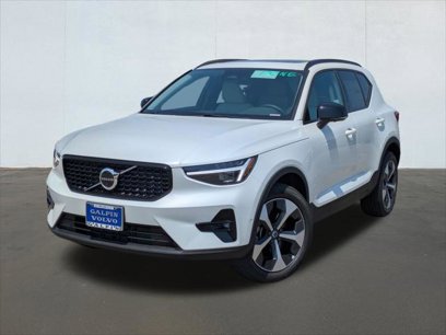 New 2026 Volvo XC40 B5 Plus w/ Protection Package Premier