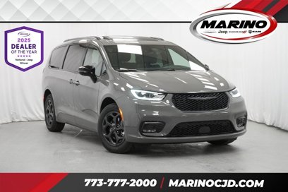 New 2025 Chrysler Pacifica Premium
