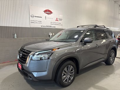 New 2025 Nissan Pathfinder SV w/ SV Premium Package