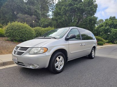 Used 2005 Dodge Grand Caravan SXT w/ Premium Group