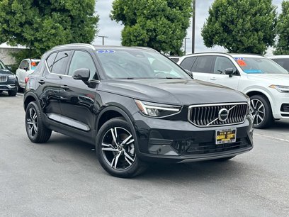 Certified 2025 Volvo XC40 B5 Core