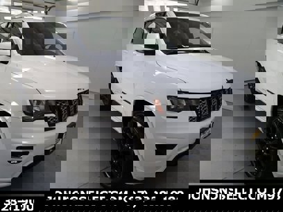 Used 2017 Jeep Grand Cherokee Altitude