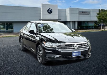 Certified 2021 Volkswagen Jetta SE w/ SE Cold Weather Package