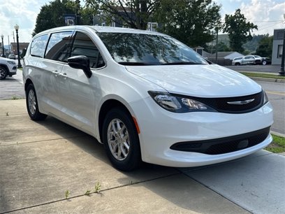 New 2025 Chrysler Voyager LX