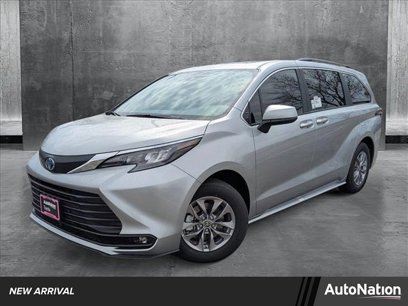 New 2025 Toyota Sienna XLE