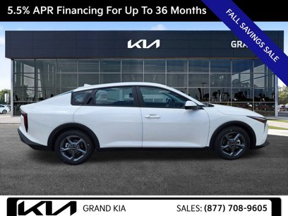 New 2025 Kia K4 LXS