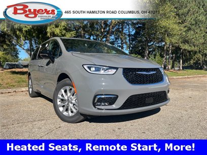 New 2025 Chrysler Pacifica Select