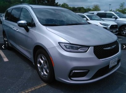 Used 2023 Chrysler Pacifica Limited