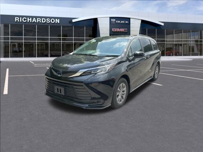 Used 2023 Toyota Sienna LE