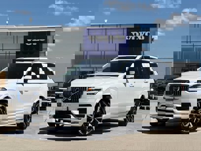 Certified 2022 Volvo XC90 T6 Momentum w/ Advanced Package