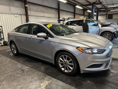 Used 2017 Ford Fusion SE w/ Fusion SE Technology Package