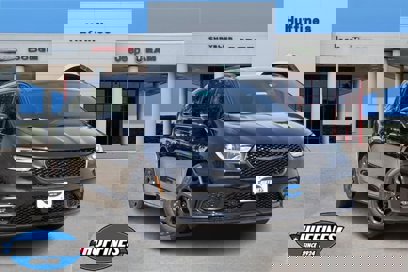New 2025 Chrysler Pacifica Premium