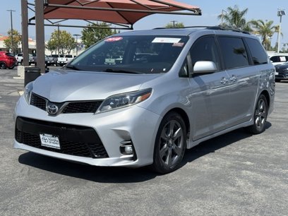 Used 2018 Toyota Sienna SE Premium