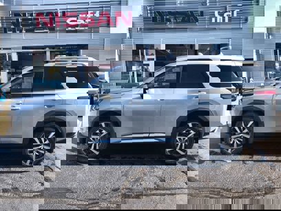 New 2025 Nissan Pathfinder Platinum