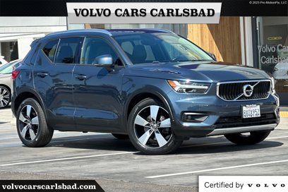 Certified 2022 Volvo XC40 T5 Momentum w/ Premium Package