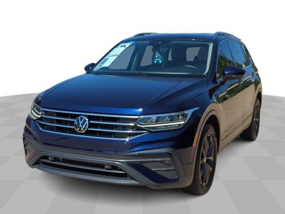 Used 2022 Volkswagen Tiguan SE w/ Panoramic Sunroof Package
