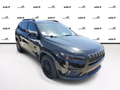 Used 2019 Jeep Cherokee Latitude Plus w/ Comfort/Convenience Group