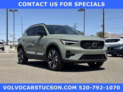 New 2025 Volvo XC40 B5 Plus w/ Climate Package