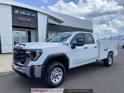New 2025 GMC Sierra 3500 Pro w/ Convenience Package