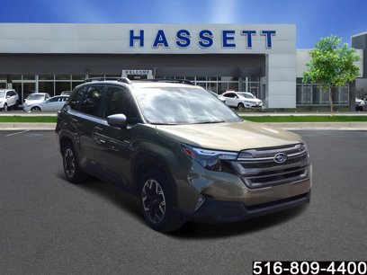 Used 2025 Subaru Forester Premium w/ Convenience Package #1