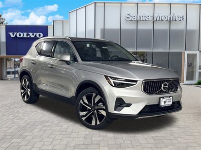 New 2024 Volvo XC40 B5 Ultimate w/ Climate Package