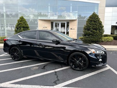 Used 2022 Nissan Altima 2.5 SR w/ Midnight Edition Package