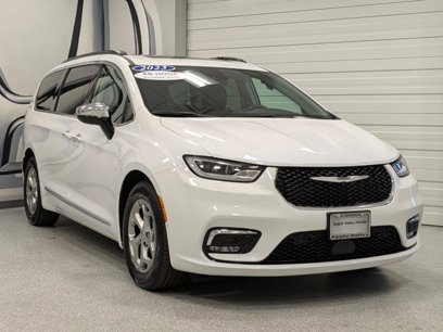 Used 2023 Chrysler Pacifica Limited