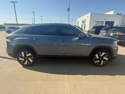 Used 2025 Volkswagen Atlas Cross Sport SE w/ Panoramic Sunroof Package
