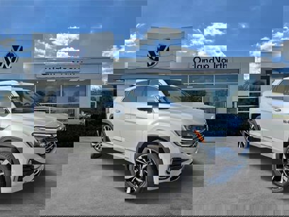 New 2025 Volkswagen Atlas Cross Sport SEL Premium R-Line