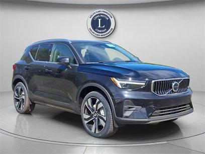 New 2025 Volvo XC40 B5 Ultra w/ Climate Package