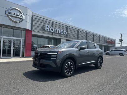 New 2025 Nissan Kicks SV