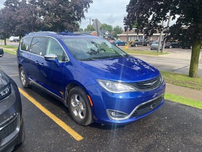 Used 2018 Chrysler Pacifica Limited w/ Advanced Safetytec Group