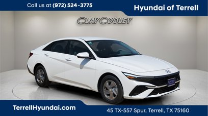 New 2025 Hyundai Elantra SE