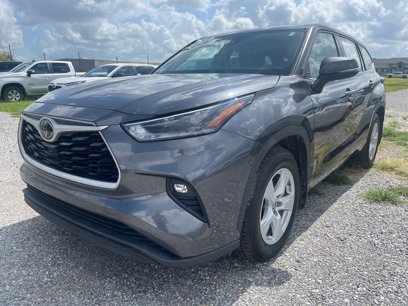 Certified 2021 Toyota Highlander LE