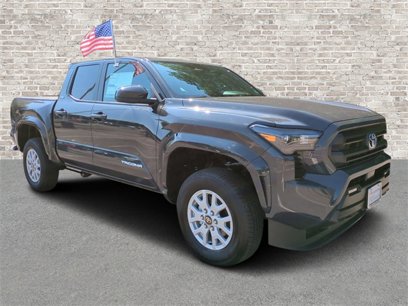 New 2025 Toyota Tacoma SR5