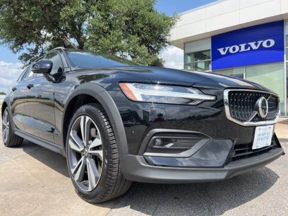 Certified 2023 Volvo V60 B5 Cross Country Plus w/ Climate Package