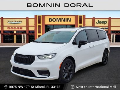 New 2025 Chrysler Pacifica Limited