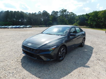 New 2025 Hyundai Elantra SEL