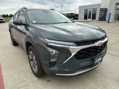 Used 2025 Chevrolet Trax LT w/ Driver Confidence Package