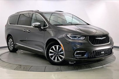 Used 2021 Chrysler Pacifica Limited w/ Premium & Safety Sphere Group