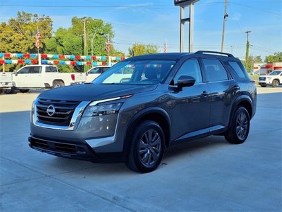Used 2025 Nissan Pathfinder SV