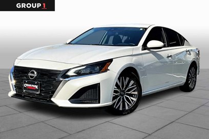 Used 2023 Nissan Altima 2.5 SV