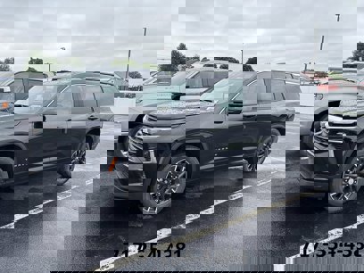 New 2025 Chevrolet Traverse LT w/ Sun and Wheel Package