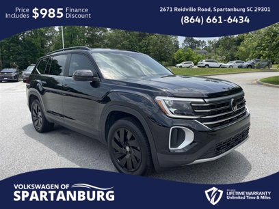 Used 2024 Volkswagen Atlas SE w/ Black Wheel Package