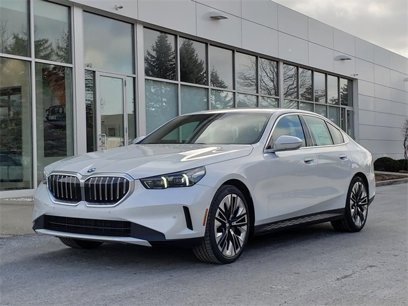 New 2025 BMW 530i xDrive w/ Premium Package