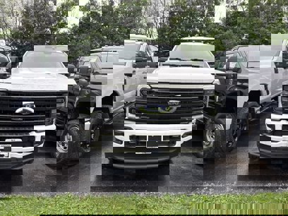 New 2025 Ford F250 Platinum w/ FX4 Off-Road Package