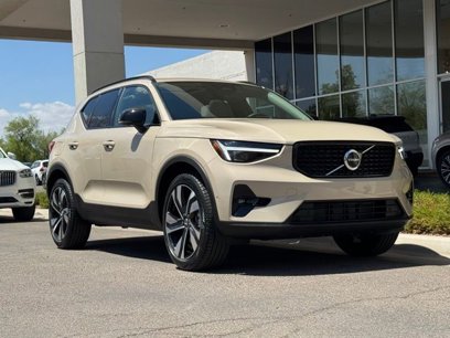 New 2026 Volvo XC40 B5 Ultra w/ Climate Package