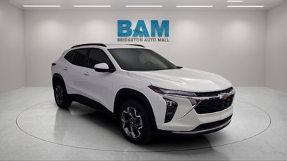 New 2025 Chevrolet Trax LT w/ Driver Confidence Package